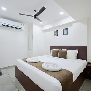 2* Hotel Reach